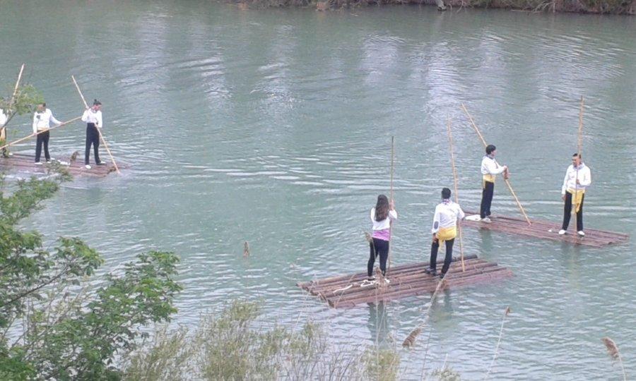 Descubre Cofrentes en familia en primavera