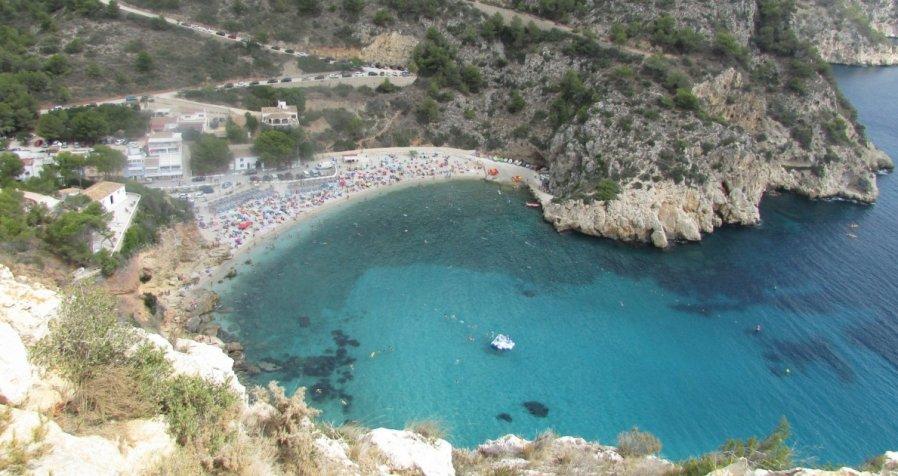Descubre las calas de Xàbia en familia
