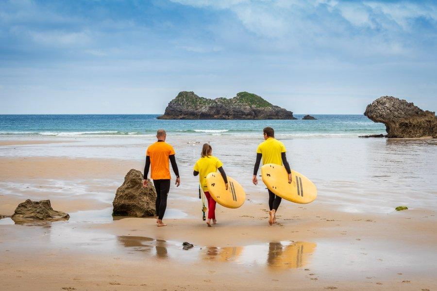surf_con_niños_en_Asturias