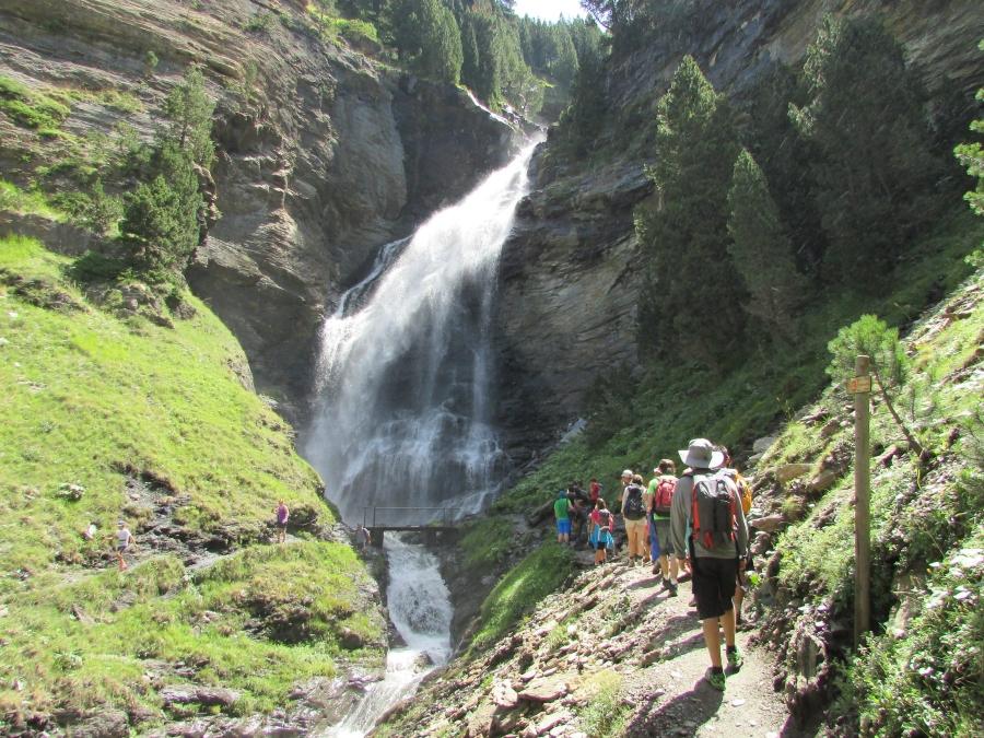 La ruta de las Cascadas de Cerler: Pirineo para todas las edades