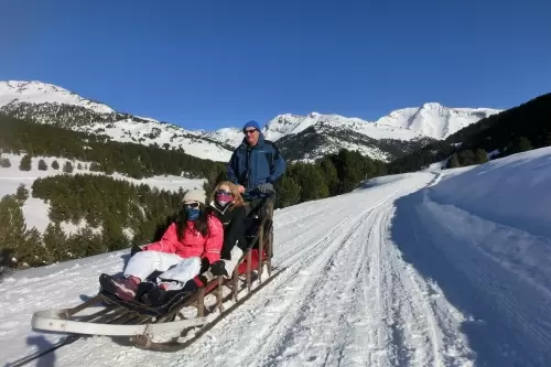 Esquiar en Baqueira con la familia, aventura y diversiA?n para todos