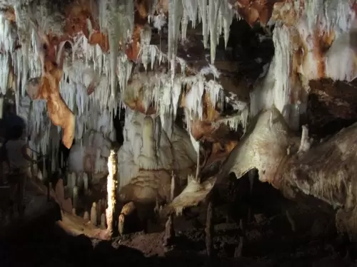 Cuevas en la sierra de Gredos para descubrir en familia