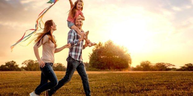 Claves para no sentirse culpable cuando se trabaja en las vacaciones de los hijos