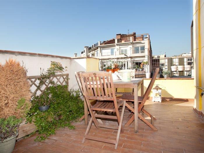 Descubre Barcelona con los apartamentos para familias de Hundredrooms