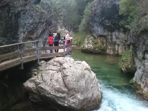 Un paseo por el rA�o Borosa en el parque de Cazorla