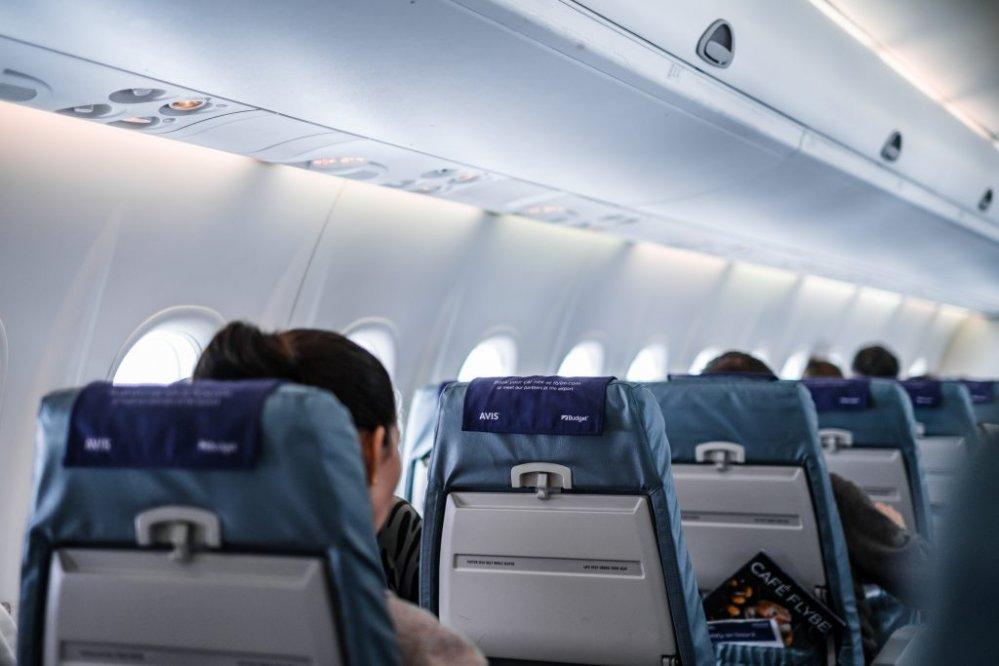 Viajes internacionales en avión